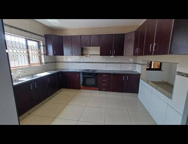 3 BEDROOM PROPERTY TO RENT IN OVERPORT